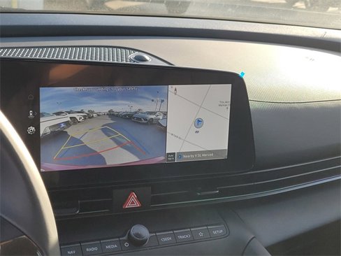 New 2025 Hyundai Elantra SEL image 17