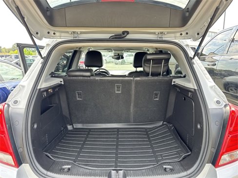Used 2019 Chevrolet Trax LT w/ LT Convenience Package image 10
