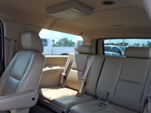 Used 2013 Chevrolet Suburban LTZ image 20