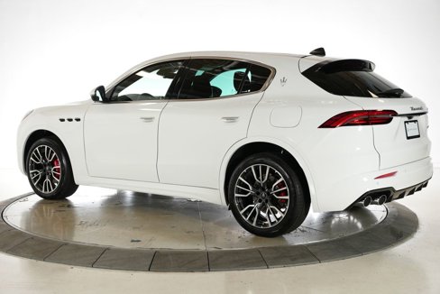 New 2025 Maserati Grecale GT image 3