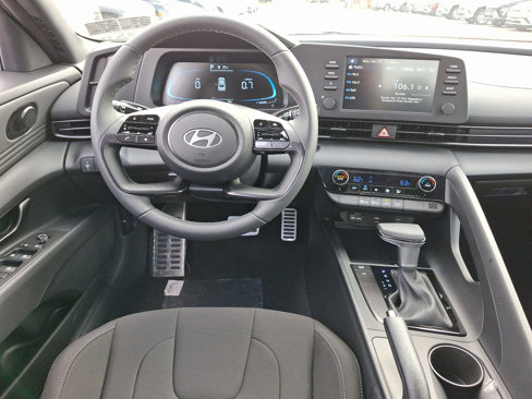New 2025 Hyundai Elantra Sport image 8
