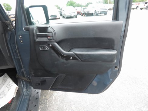 Used 2017 Jeep Wrangler Unlimited Rubicon image 30
