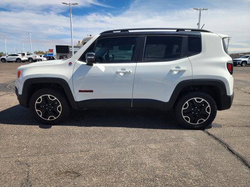 Used 2016 Jeep Renegade Trailhawk w/ Premium Trailhawk Package image 7