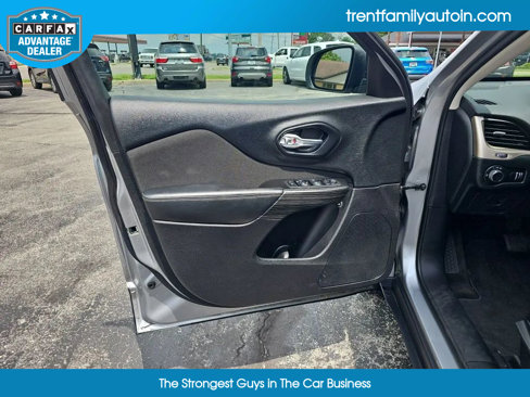 Used 2014 Jeep Cherokee Sport image 23