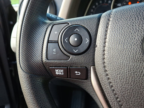 Used 2015 Toyota RAV4 LE image 21