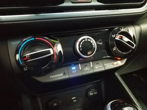 Used 2023 Hyundai Kona SEL image 8