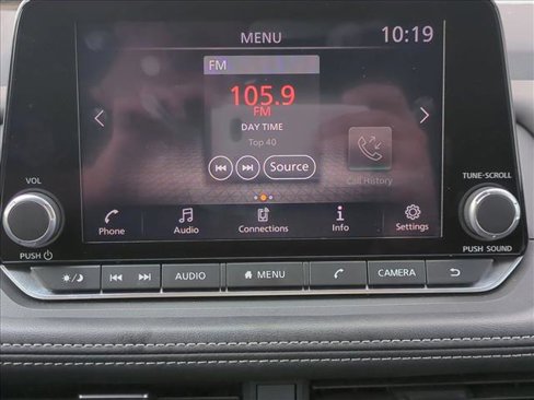 Used 2024 Nissan Rogue SV image 14
