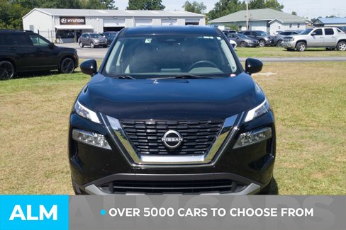Used 2023 Nissan Rogue SV image 3