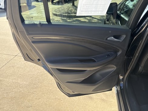 Used 2017 Buick Envision Essence image 10
