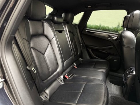Used 2018 Porsche Macan S image 24