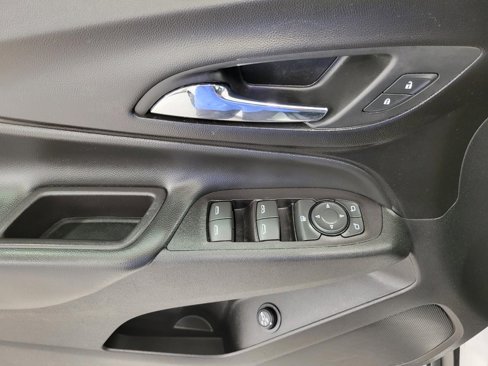 Used 2018 Chevrolet Equinox LT image 24