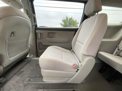 Used 2021 Kia Sedona LX image 25