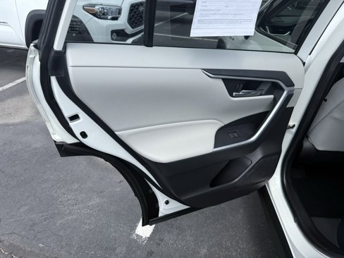 Used 2021 Toyota RAV4 XLE Premium image 21