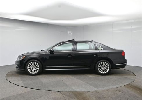 Used 2016 Volkswagen Passat 1.8T SE image 2