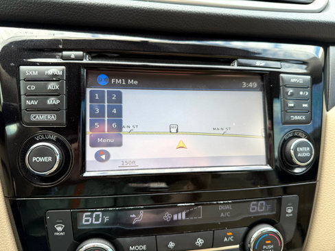 Used 2015 Nissan Rogue SV w/ SV Premium Package image 30