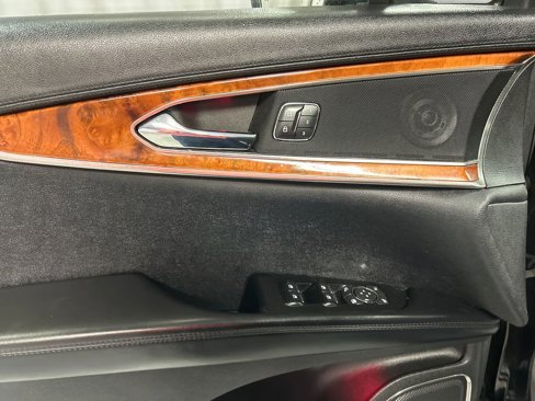 Used 2016 Lincoln MKX Select image 13