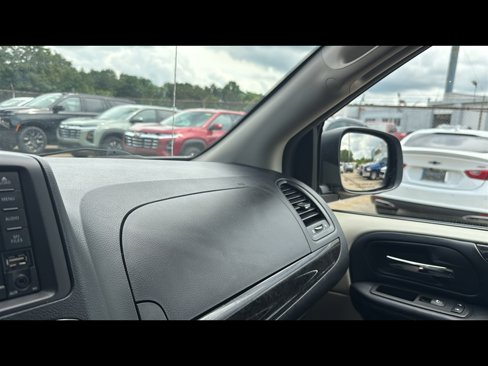 Used 2019 Dodge Grand Caravan SE image 16