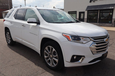Used 2020 Chevrolet Traverse Premier image 2