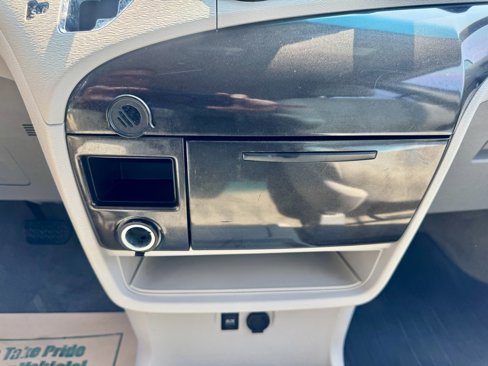 Used 2014 Toyota Sienna L image 29