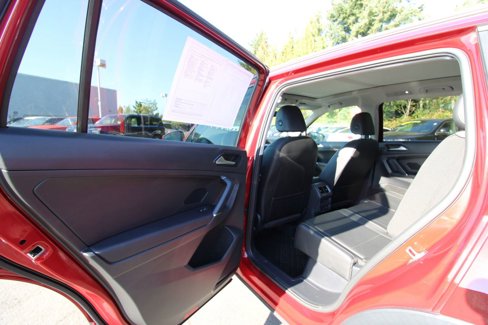 Used 2018 Volkswagen Tiguan SEL w/ 3rd Row Seat Package image 26