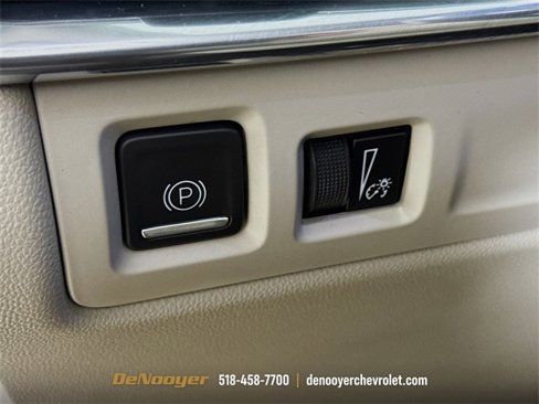 Used 2021 Cadillac XT4 Premium Luxury w/ Cold Weather Package image 10