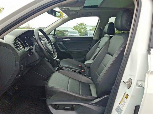 Used 2018 Volkswagen Tiguan SEL image 12