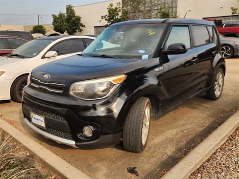 Used 2017 Kia Soul + image 1
