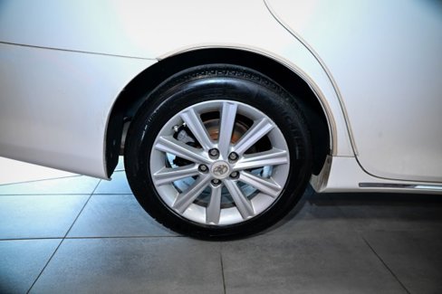 Used 2013 Toyota Camry image 40