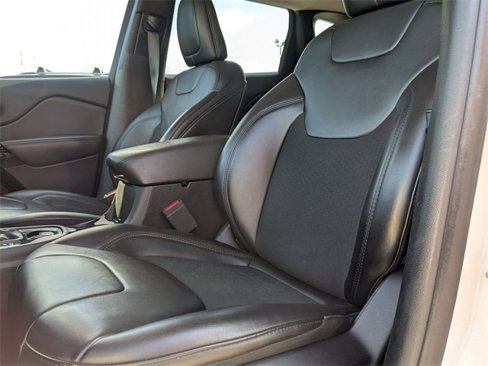 Used 2021 Jeep Cherokee Latitude Plus image 15