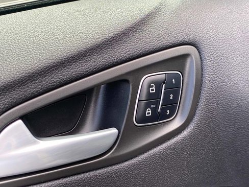 Used 2019 Ford Escape Titanium image 28