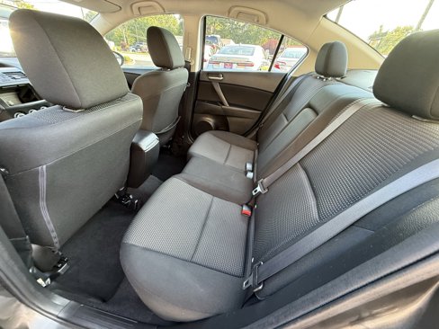 Used 2013 MAZDA MAZDA3 i Touring image 13