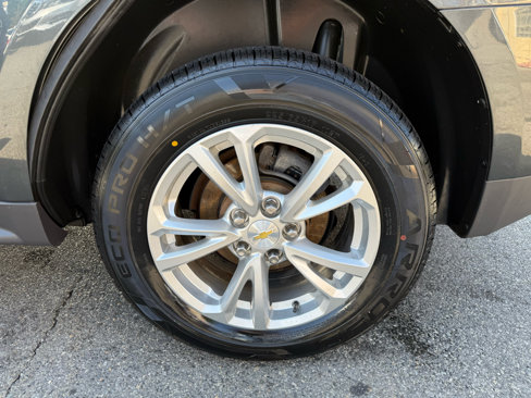 Used 2017 Chevrolet Equinox LT image 28