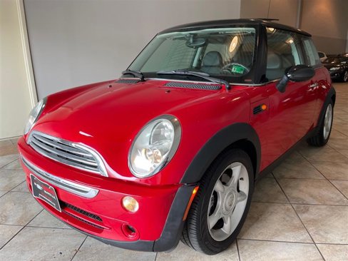 Used 2006 MINI Cooper Hardtop image 1