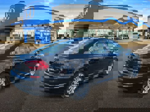 Used 2017 Volkswagen Passat 1.8T SE image 8