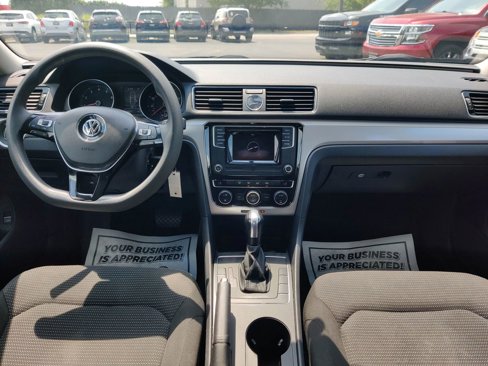 Used 2017 Volkswagen Passat 1.8T S image 15