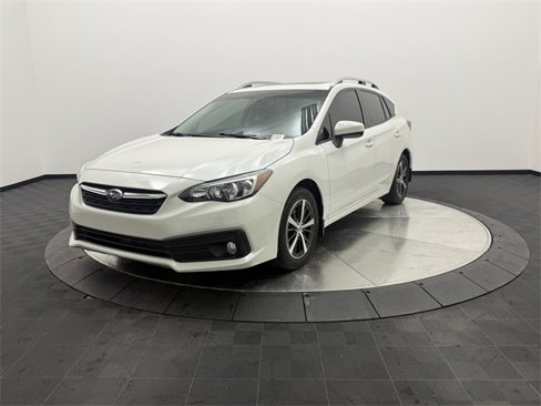Used 2021 Subaru Impreza 2.0i Premium image 3