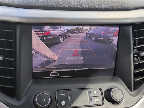 Used 2020 GMC Acadia SLE w/ Driver Convenience Package image 24