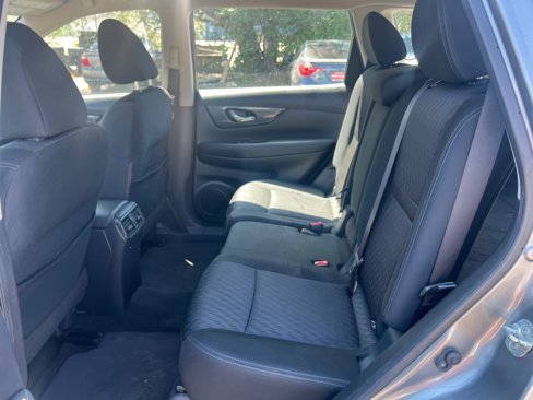 Used 2018 Nissan Rogue S image 25