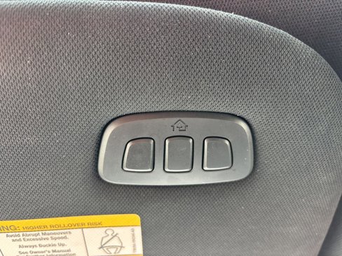 Used 2015 Ford F150 Platinum w/ Equipment Group 701A Luxury image 32