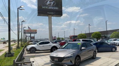 Certified 2023 Hyundai Elantra SEL image 39