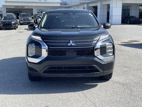 Used 2023 Mitsubishi Outlander ES image 2