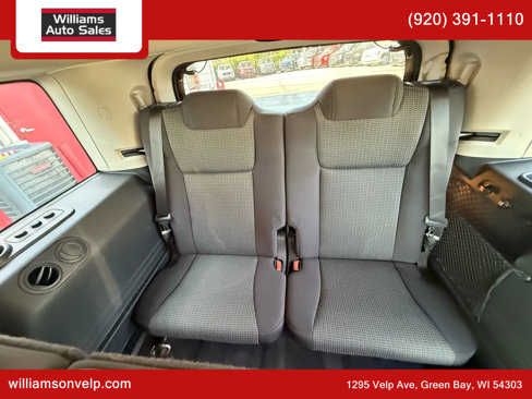 Used 2010 Jeep Commander Sport image 13