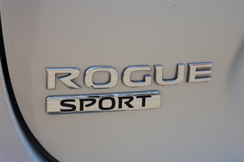 Used 2020 Nissan Rogue Sport SV w/ Technology Package image 9