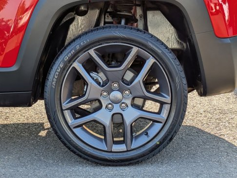 Used 2022 Jeep Renegade Latitude w/ Sun/Sound Group image 40