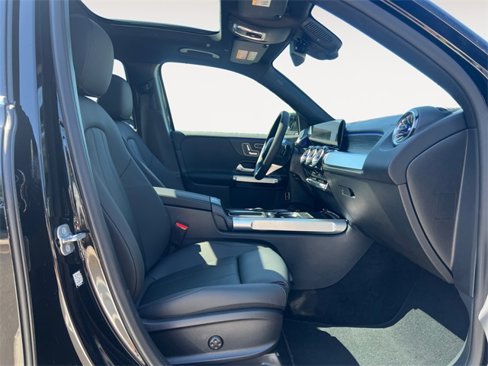 New 2025 Mercedes-Benz GLB 250 4MATIC image 15