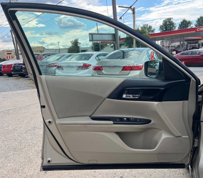 Used 2017 Honda Accord LX image 8