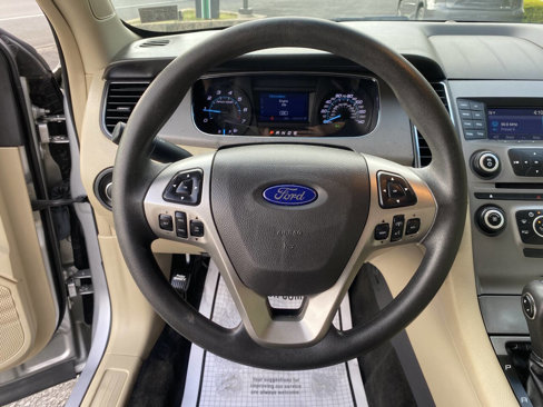 Used 2017 Ford Taurus SE image 13