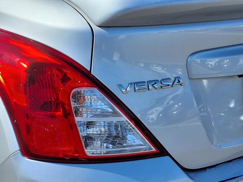 Used 2019 Nissan Versa SV image 20