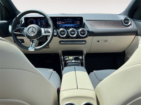 New 2025 Mercedes-Benz GLA 250 4MATIC image 10