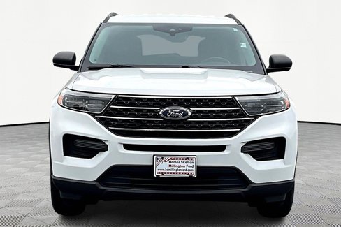 Used 2020 Ford Explorer XLT image 3